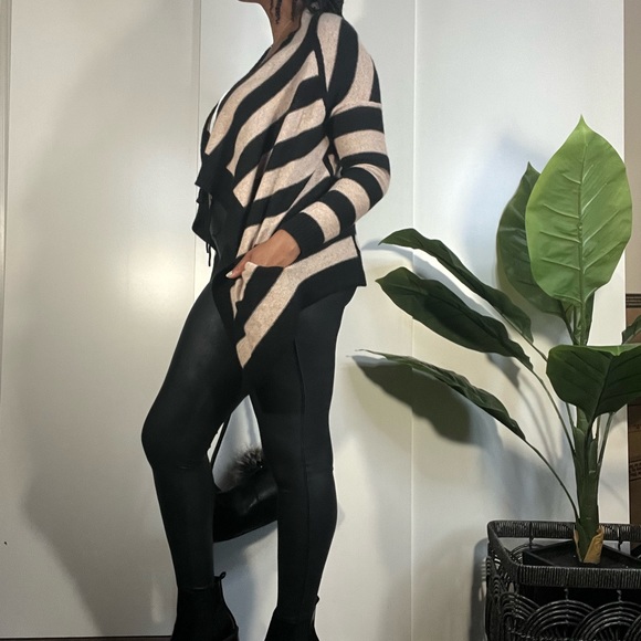 360 CASHMERE Black and Tan waterfall collar long sleeve tie front sweater - Picture 5 of 14